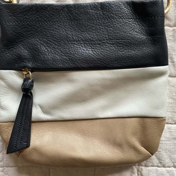B. Makowsky NWT Leather Crossbody - Picture 7 of 8